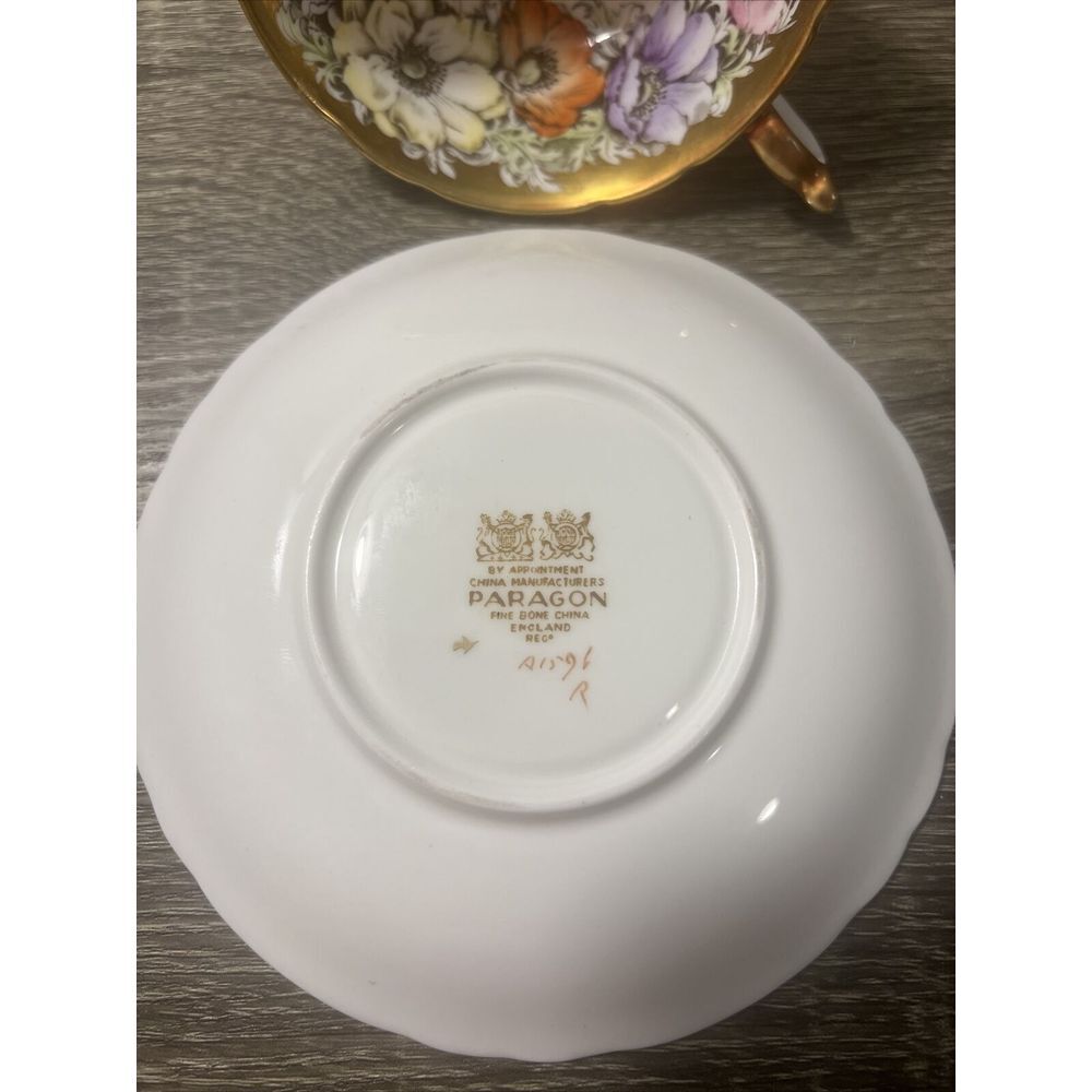 VTG Paragon Anemones Poppies on Gold Pink Background Tea Cup & Saucer Blue Rare! - Picture 15 of 16
